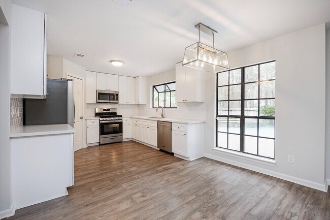 Building Photo - 86 W Stony Bridge Cir