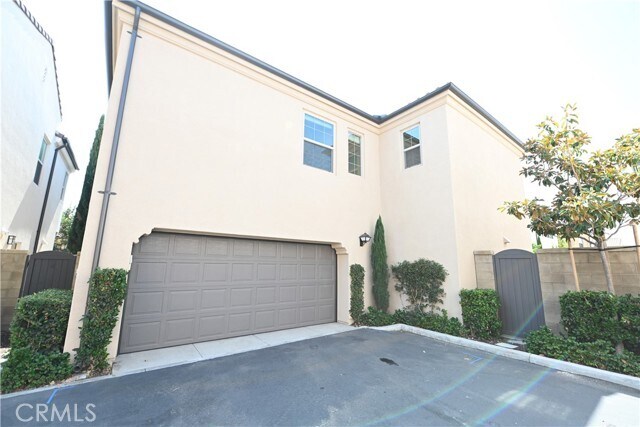 Building Photo - 105 Holly Springs
