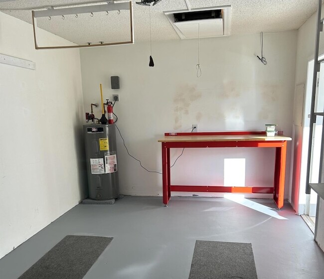 Building Photo - 7716 SE Sugar Sand Cir