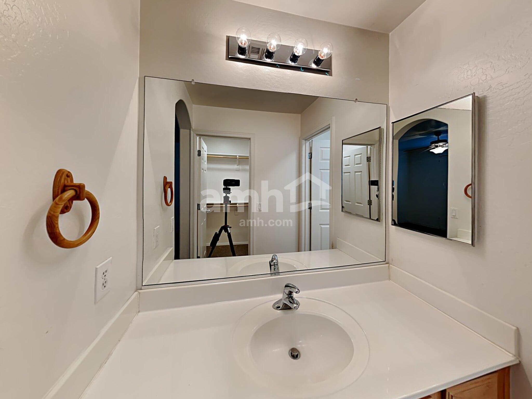 Building Photo - 1735 W Appaloosa Way