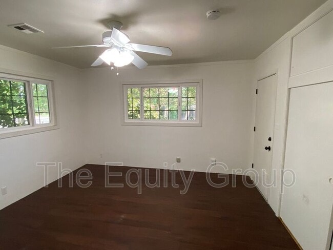 Building Photo - 1434 W Feemster Ave