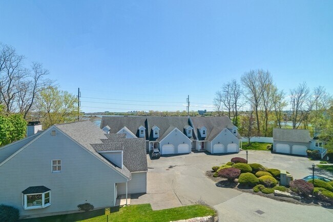 Building Photo - 109 Salem St