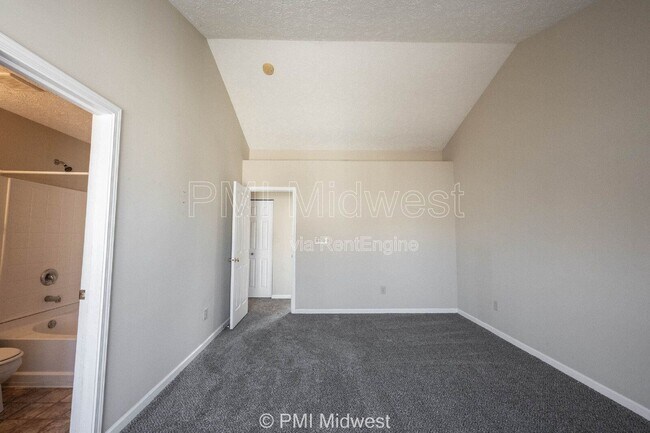 Building Photo - 2781 Grand Fir Dr