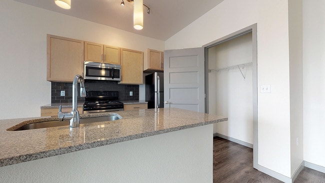 Building Photo - Boutique Apartments