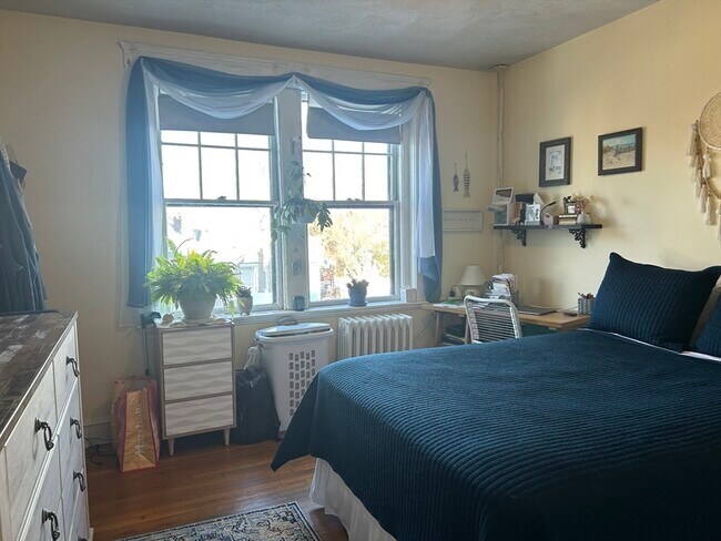 Building Photo - 2039 Commonwealth Ave