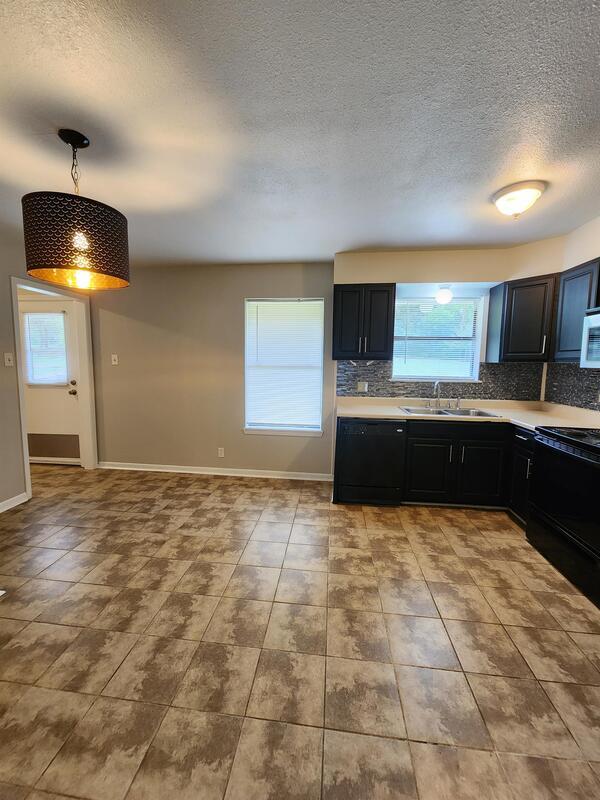 Building Photo - 111 Crepe Myrtle Rd
