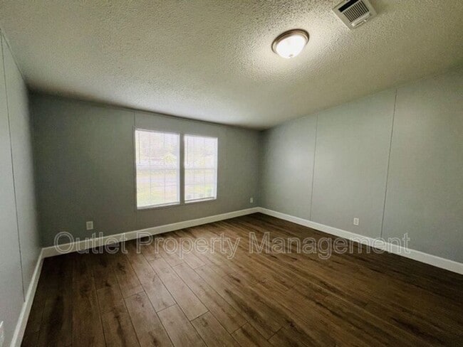 Building Photo - 15710 Bermuda St