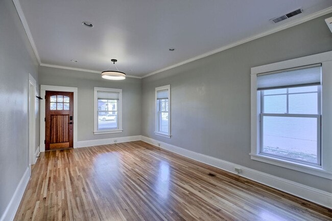 Building Photo - Exceptional 3 Bedroom Home with office & detached flex space