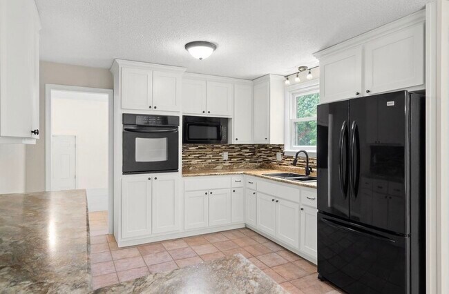 Building Photo - 131 Brandywine Dr