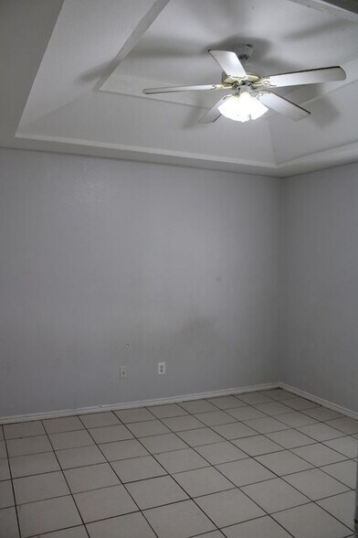 Building Photo - 2201 Kimberly Ln