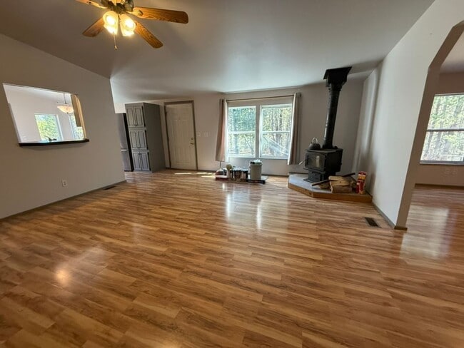 Building Photo - Peaceful 2-Bedroom with Den Home on Over a...