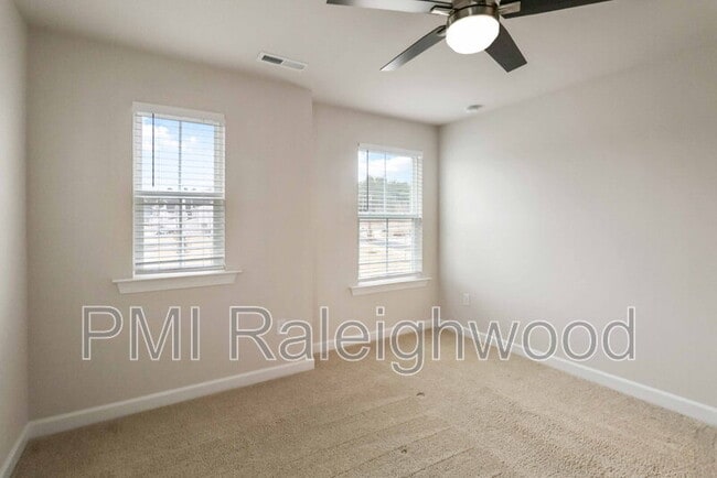 Building Photo - 521 Brittany Ct