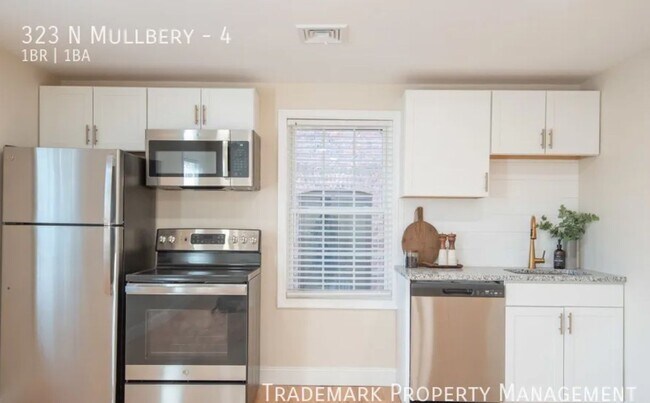 Building Photo - 323 N Mulberry St