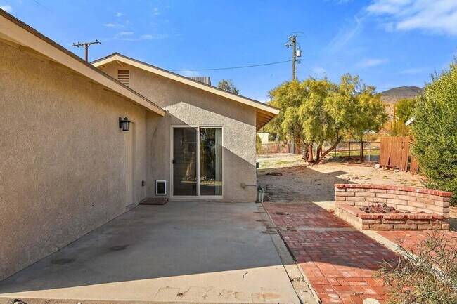 Building Photo - 49434 Mojave Dr