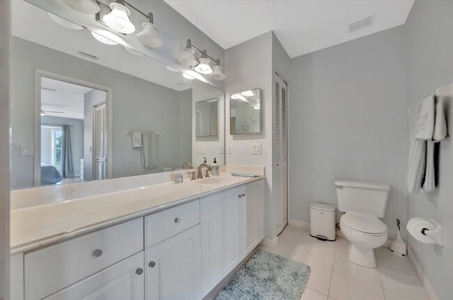 Building Photo - Golf Membership Included • 6-12 Months Lease • Furnished 2 Bedroom Condo