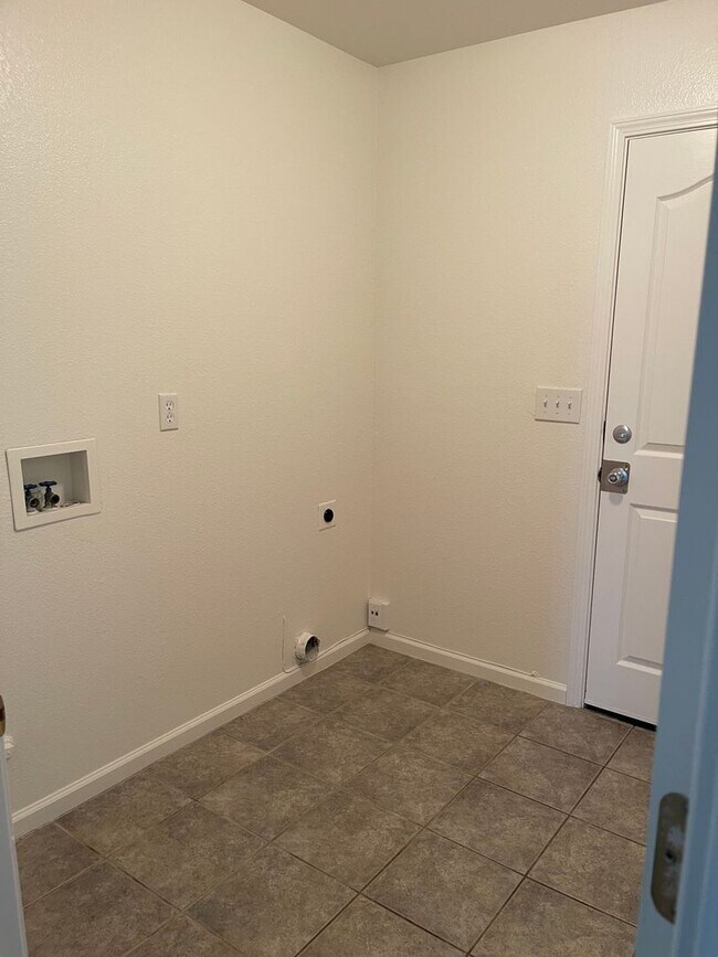 Building Photo - 9743 Deep Water Ln