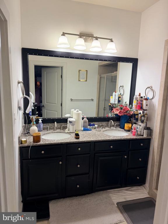 Building Photo - 7413 Matapan Dr