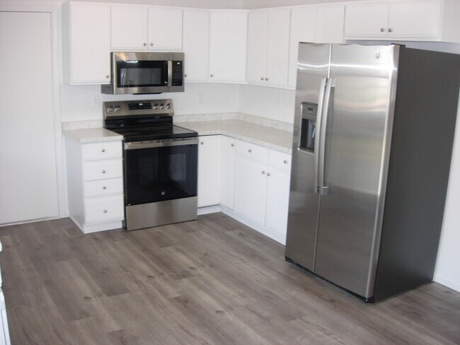 Primary Photo - 150 Hillshafer Dr