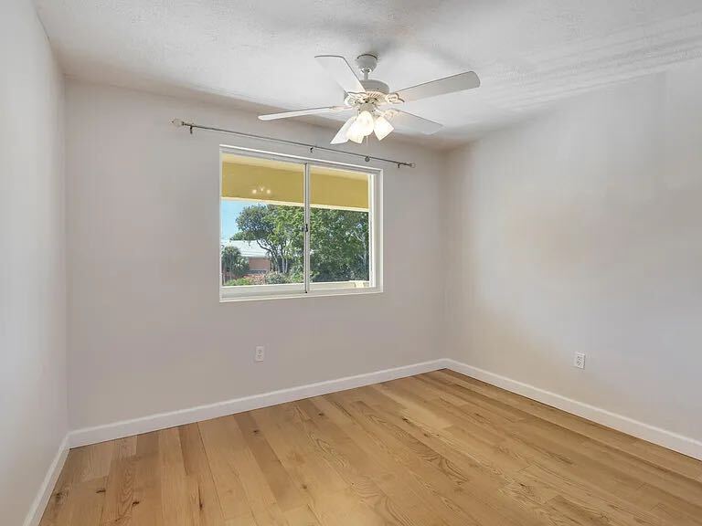 Building Photo - 98202 Windward Ave