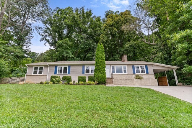 Primary Photo - 1405 Bonita Dr NE