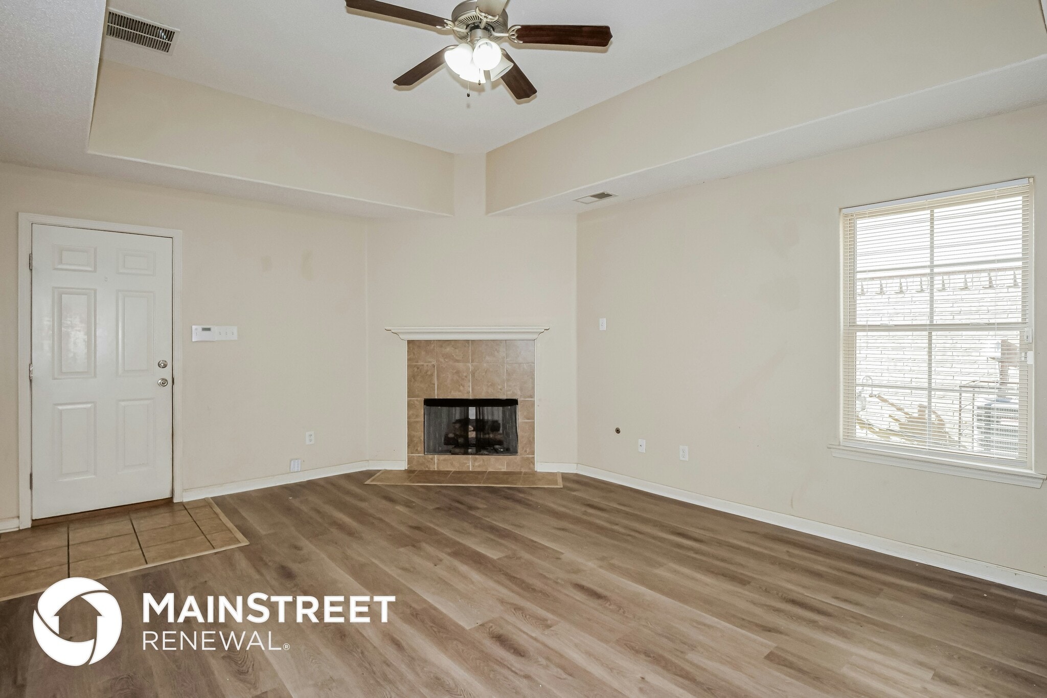 Building Photo - 7399 Brentlawn Dr