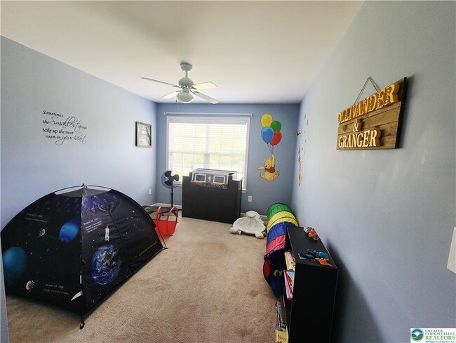 Building Photo - 278 Maple Ct
