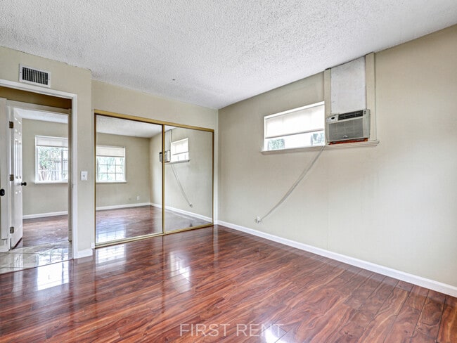 Building Photo - 13132 Laburnum Dr