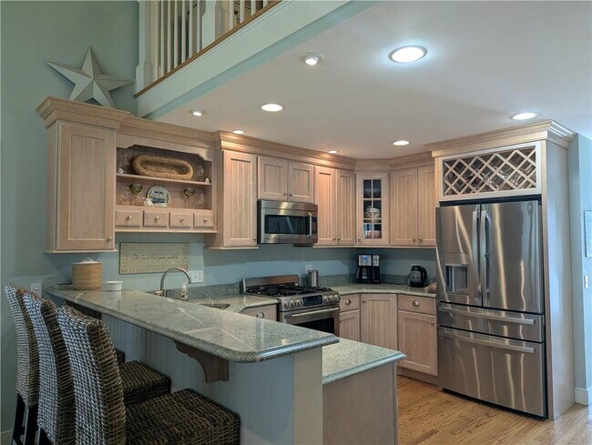 Building Photo - 209 Pond Shore Dr