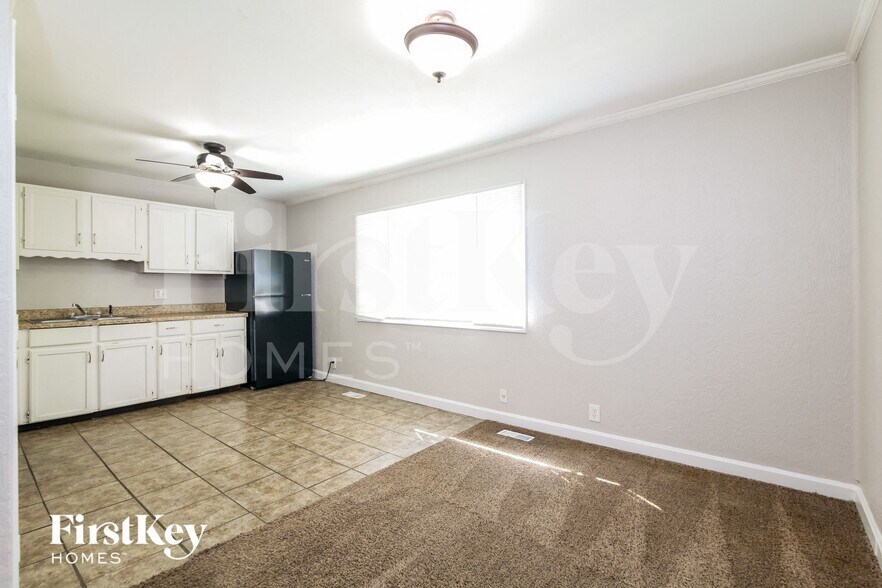 Building Photo - 6107 E 152nd St