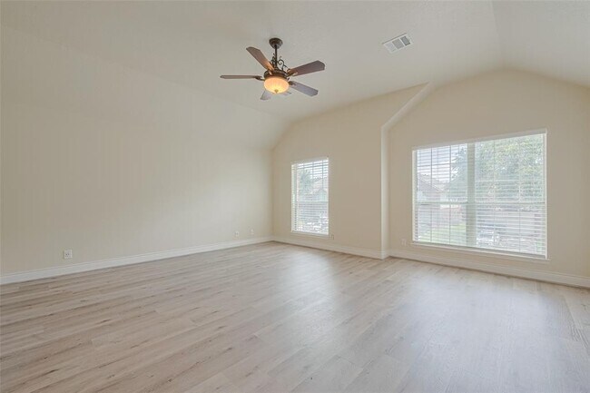 Building Photo - 5703 Saragosa Dr