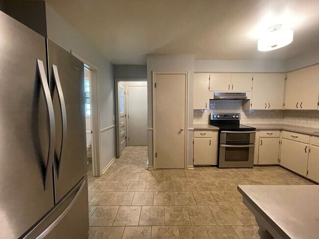 Building Photo - East Grand Rapids Schools! Single Family Home!