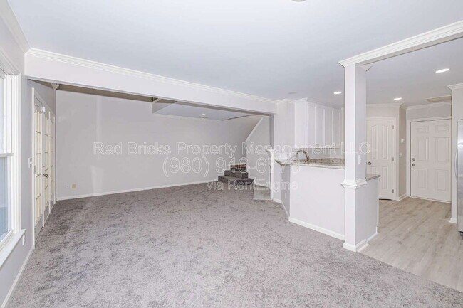 Building Photo - 4709 Morning Dew Ct