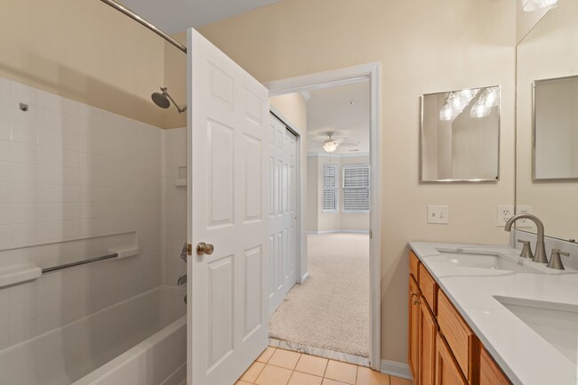 Building Photo - 3 bedroom CONDO in Annapolis.