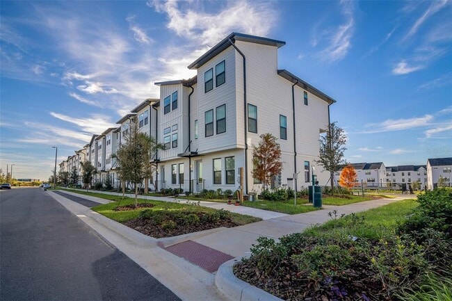 Building Photo - 15399 Hamlin Pk Dr