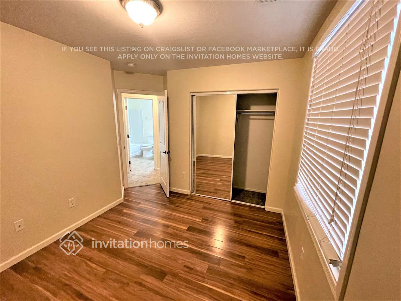 Building Photo - 4084 E Windsor Dr