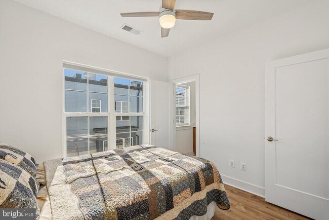 Building Photo - 11225 Beaker St