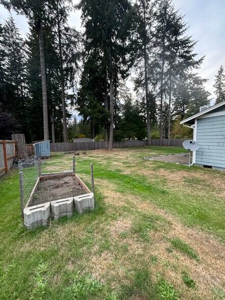 Building Photo - 13806 140th Ave NW