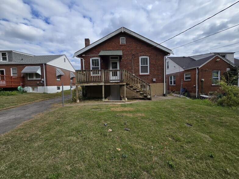 Building Photo - 3519 Belaire Pl