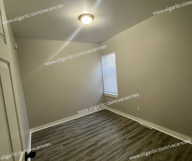 Building Photo - 3910 Deodar St