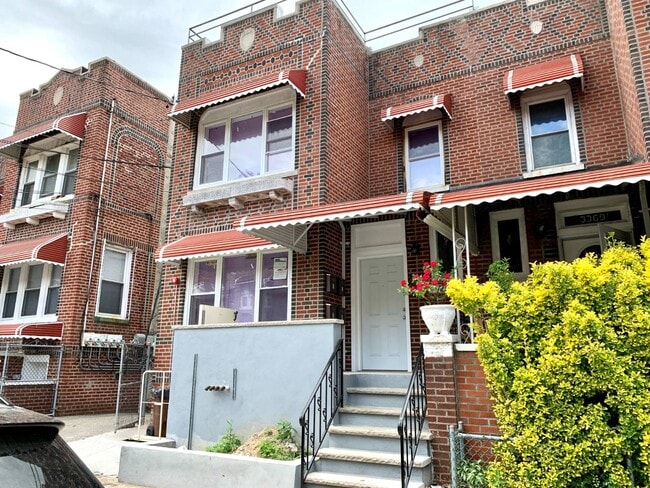 Building Photo - 3367 Fenton Ave