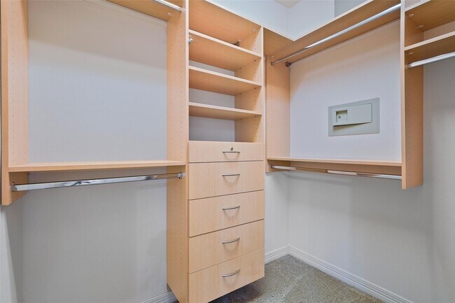 Building Photo - 6915 Monarch Lake Ln