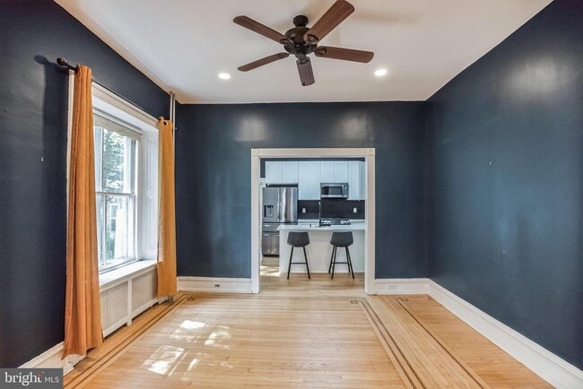 Building Photo - 117 Rochelle Ave