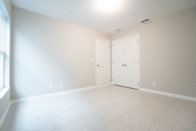 Building Photo - PENDING APPLICATION- Beautiful 3/2 Energy Efficient 1 Story Attached Home w/ 1 Car Garage