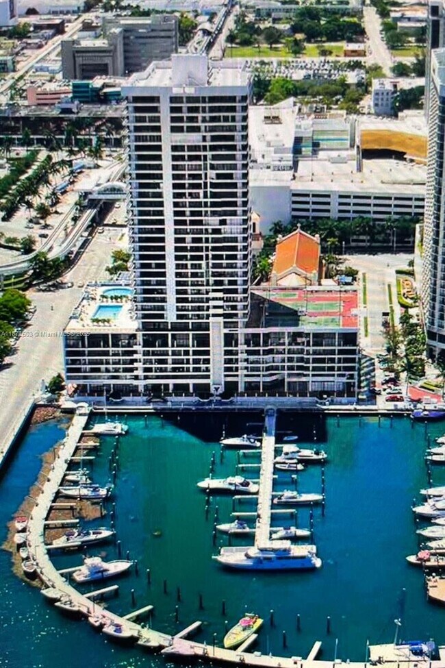 Building Photo - 1717 N Bayshore Dr