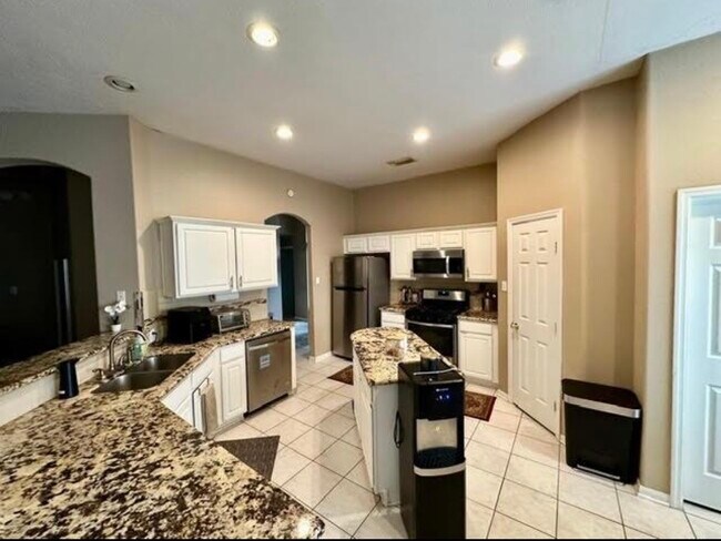 Building Photo - 1106 Kerri Ct