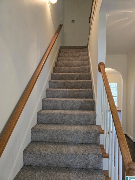 Building Photo - 107 Windsor Ridge Dr