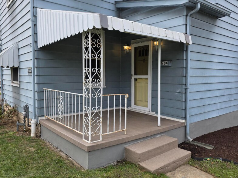 Building Photo - 1704 Broad St