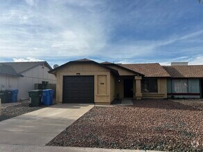 Building Photo - North Phoenix 2 bedroom Duplex