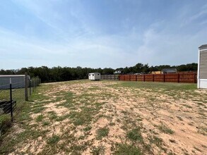 Building Photo - 121 Sunflower rd