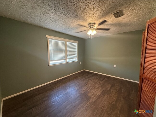 Building Photo - 200 Olsens Acres